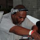 Maseo from De La Soul getting ready