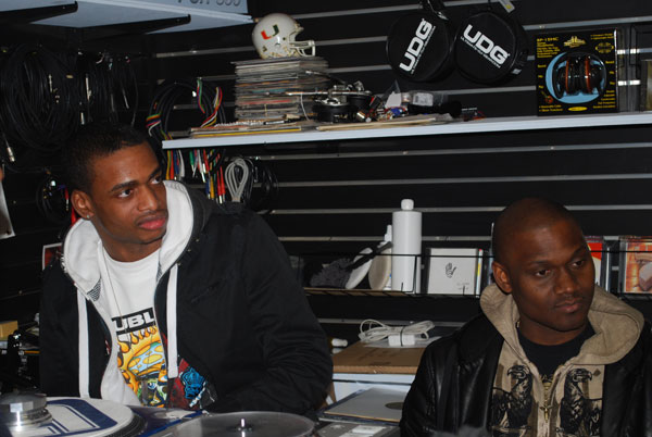 Linx Kanek and Needlez